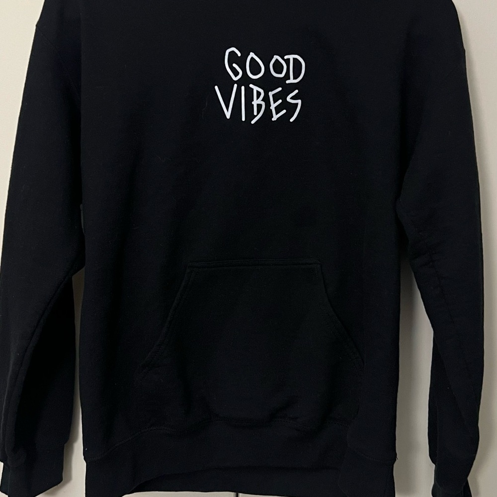 Black 'Good Vibes' Sweatshirt